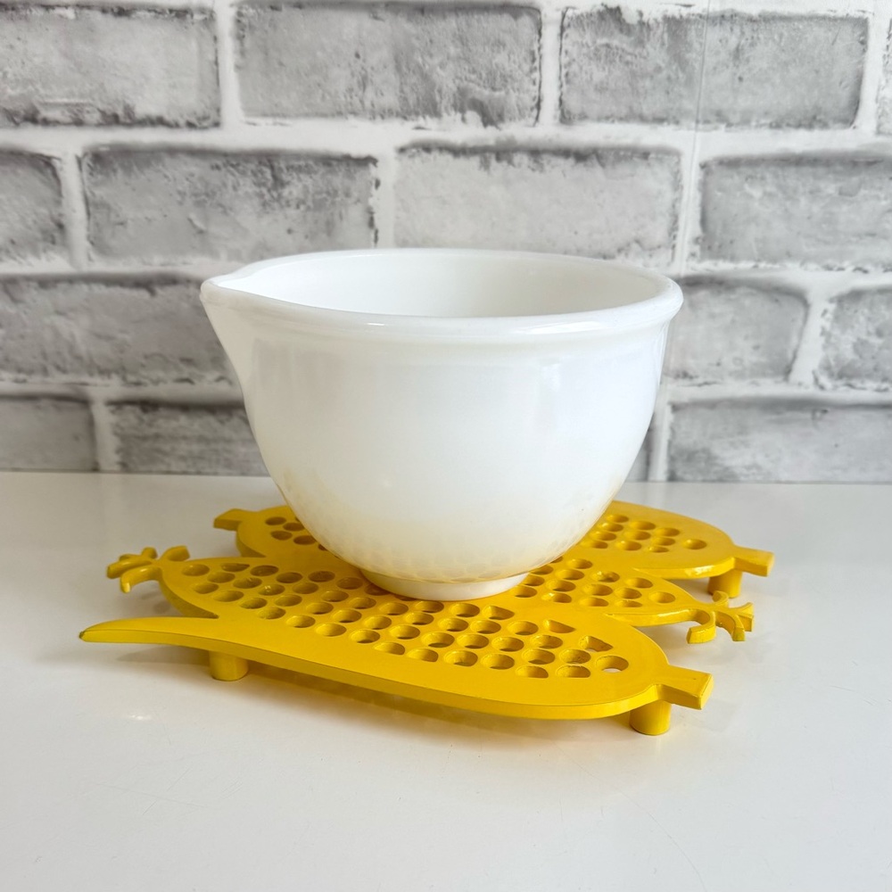 Crate&Barrel Yellow Corn-On-The-Cob Metal Trivet - Picture 5 of 8